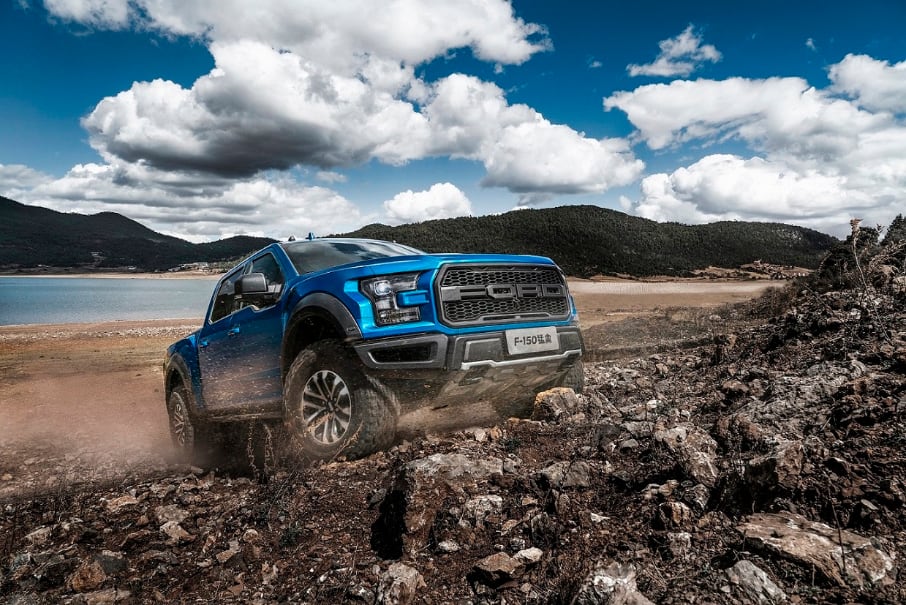 New Trail Control™ system manages throttle and braking automatically New Trail Control™ system manages throttle and braking automatically